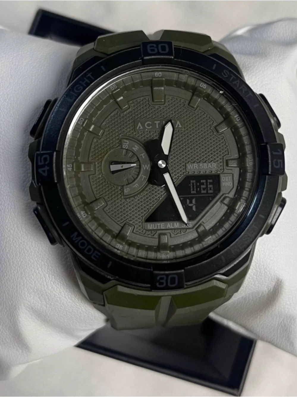 Activa Spry X Invicta Digital Essentials Army green 53mm